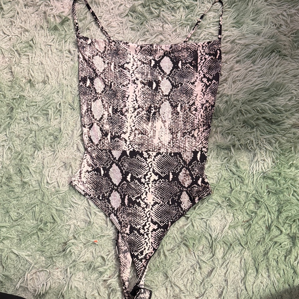 Fashion nova Black and White Snakeskin One Piece